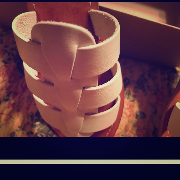 Sandals - Picture 1 of 3